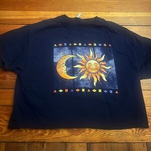 Lightly loved fruit of the loom graphic crop top sized extra large